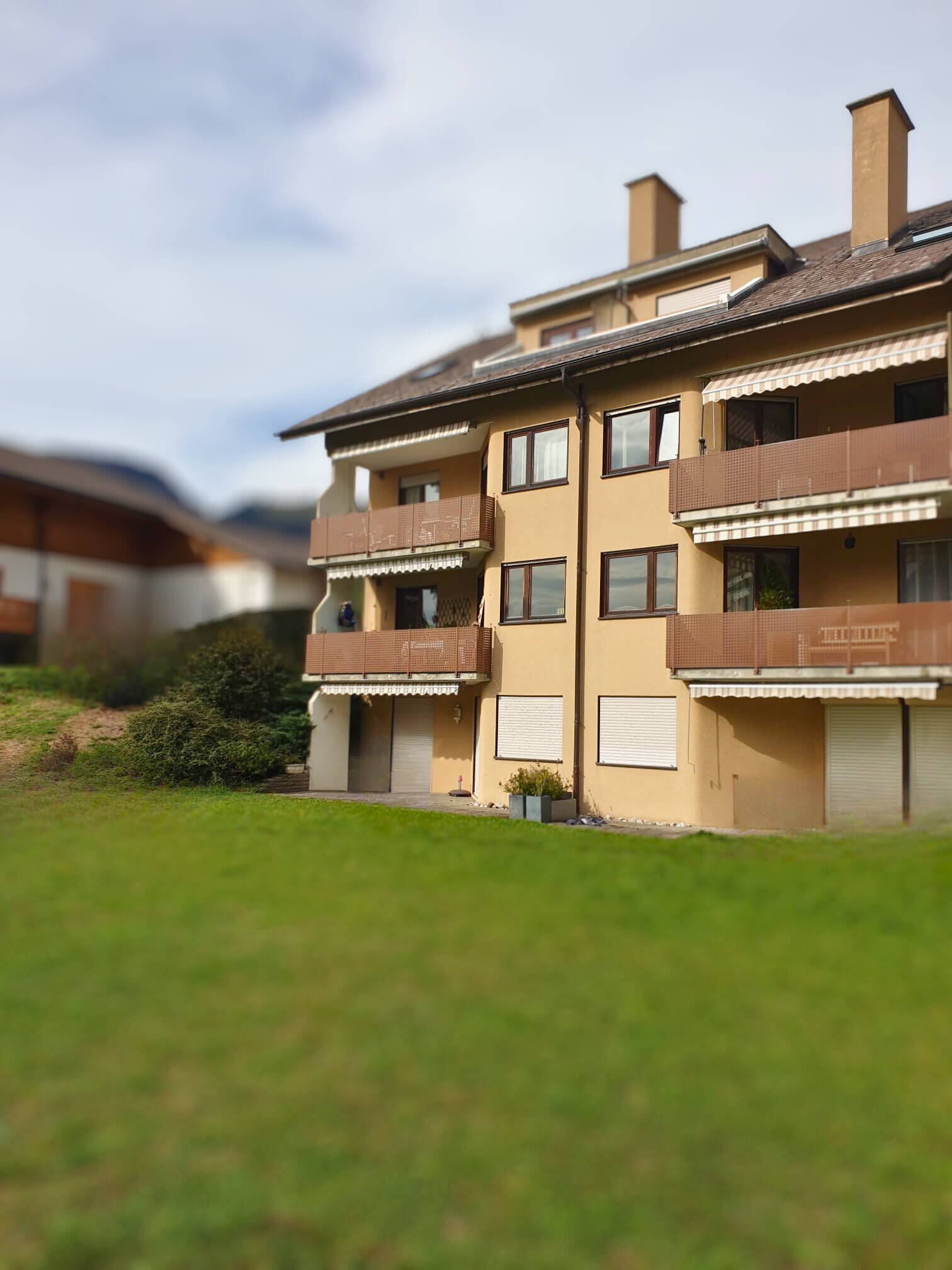 gare corps balcon immeuble 2
